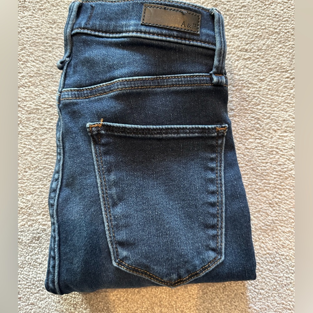 Abercrombie and Fitch Ultra High rise Jean legging Size 0.